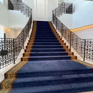 チャペルとは別にある階段です。