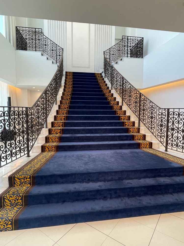 チャペルとは別にある階段です。