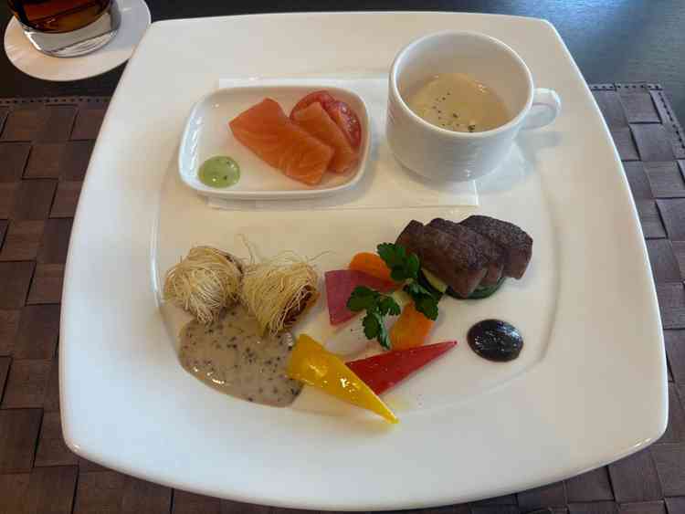 試食。お肉がやわらかく、温野菜も甘みがあり美味しかったです。