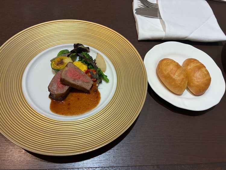 試食があり、お肉とパンが暖かくて美味しかったです。