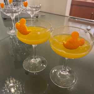 ウェルカムスペースの生搾りジュースもとても美味しく、このオレンジの皮も可愛かった。