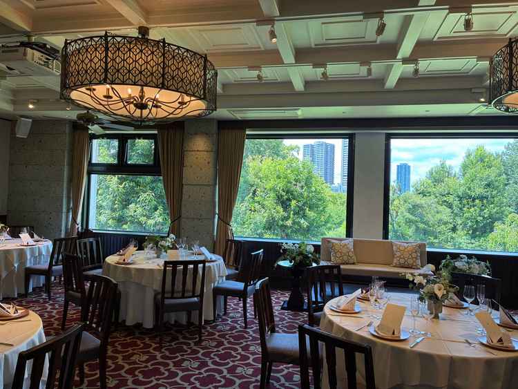 天井にプロペラが回っていて空間が素敵でした。