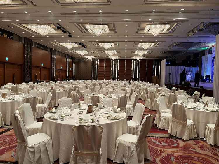 広々としたボールルーム