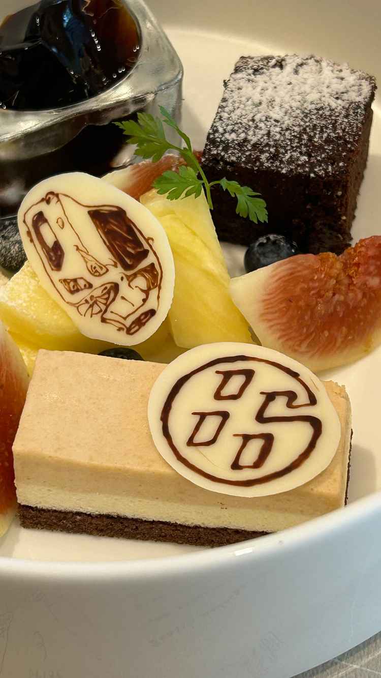 いただいた試食デザート2(趣味の車をデザイン)