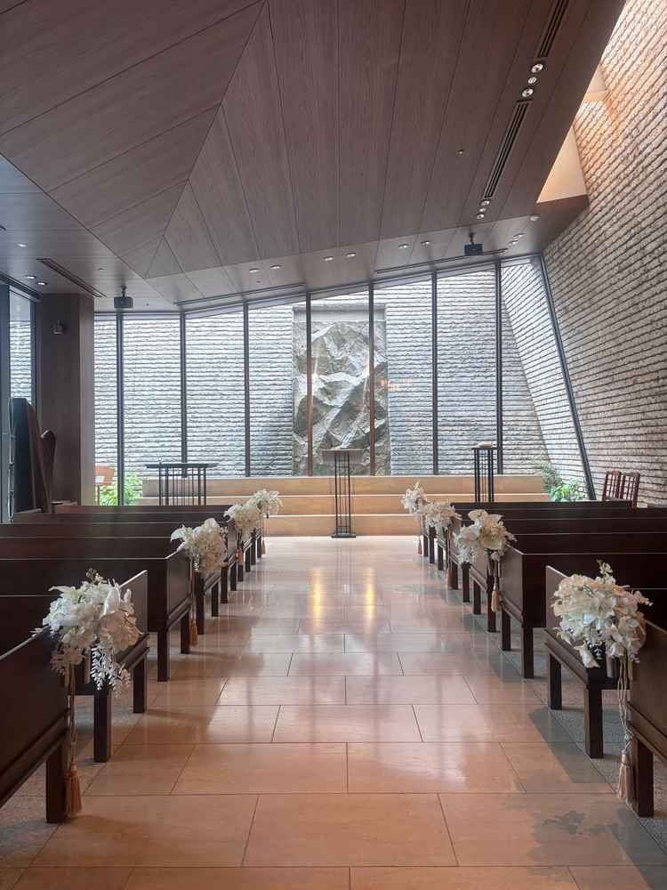 チャペルを後ろ側から撮った写真