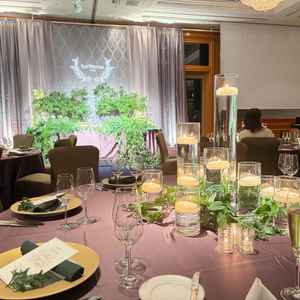 starの披露宴会場で試食させてもらいました。森のイメージの装飾だそうです。