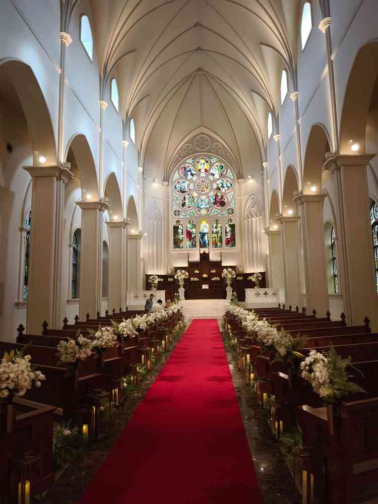 大きすぎる挙式会場。