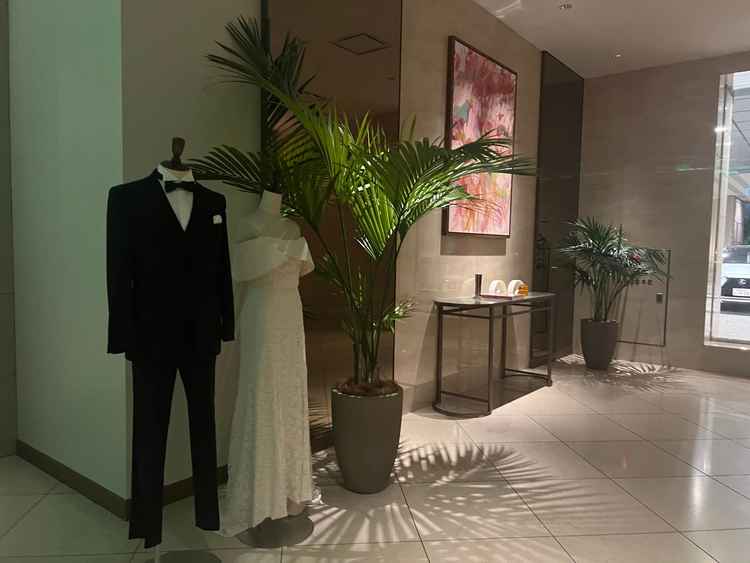 ブライダルサロン前