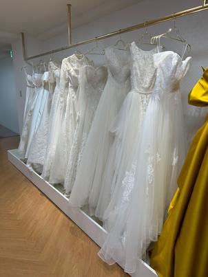 新婦衣装ルーム。新作ドレス。