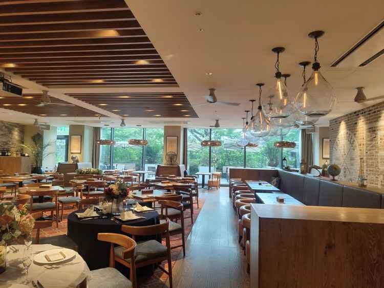 披露宴会場。カジュアルすぎるかと思っていたが、洗練されたカジュアルという感じで良い雰囲気だった。