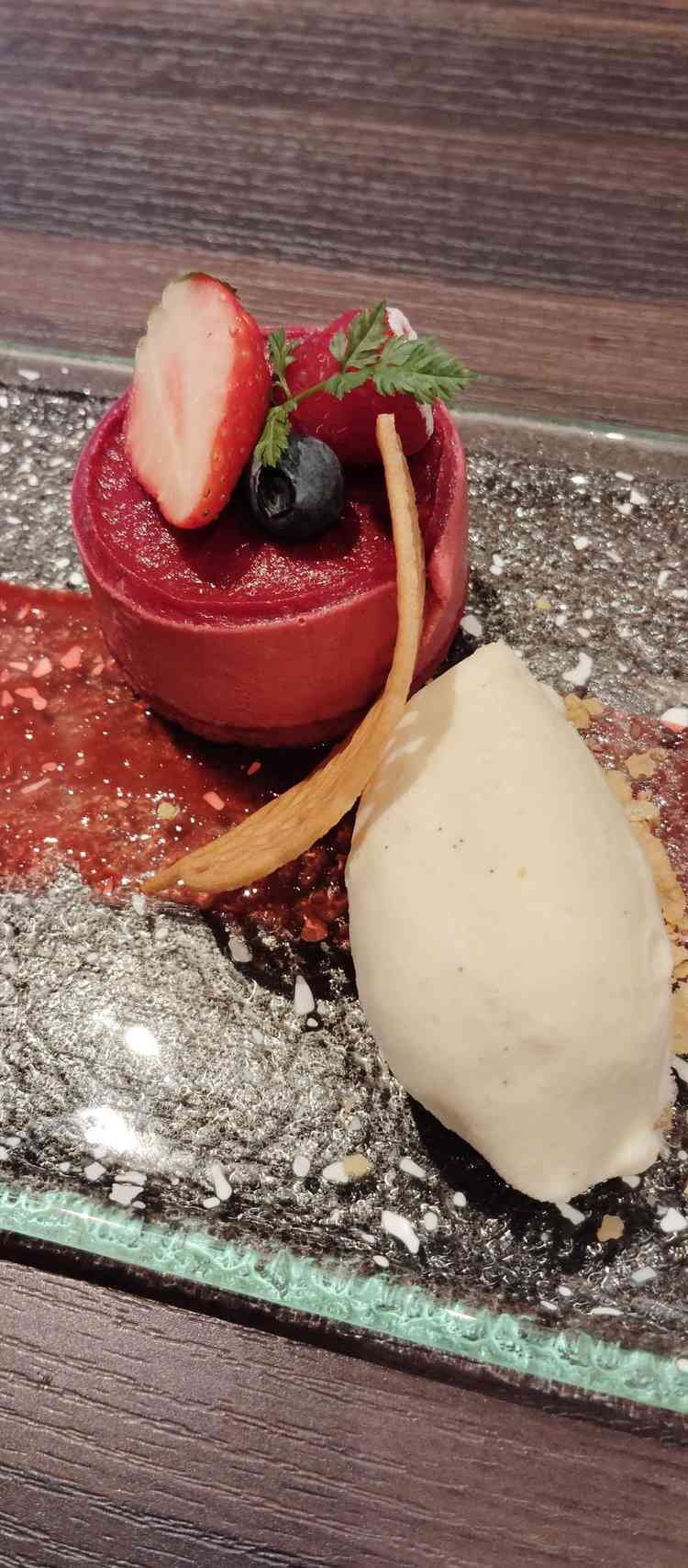 試食で出てきたムース、甘酸っぱくてすごく美味しかったです