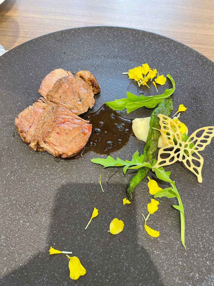 試食で食べた牛フィレ肉。飾りつけも綺麗で味も美味しかった。