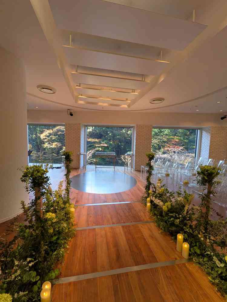 サンライズ・ガーデンの全体像になります。ガラス張りで明るくてとてもよかったです。