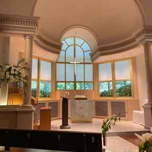 挙式を行うチャペル。ベネツィアの教会と同じドーム型となっておりすりガラスが綺麗。