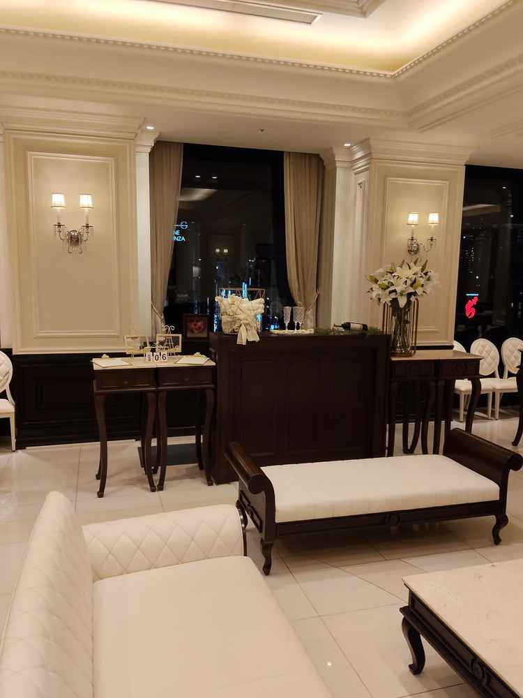 披露宴までの待合室が広かったことが印象深いです。