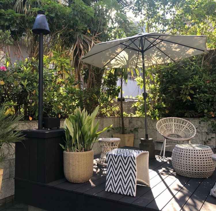 入り口入ってゲストがウェルカムパーティーなどをできるスペース。リラックスできそうな雰囲気だった。