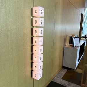 最上階にあるバーは二次会も可能とのこと。ゲストの移動に手間をかけないので良いと思いました。