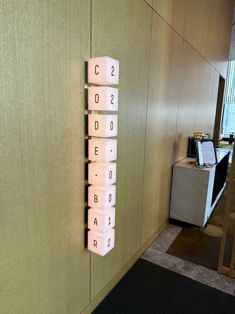 最上階にあるバーは二次会も可能とのこと。ゲストの移動に手間をかけないので良いと思いました。