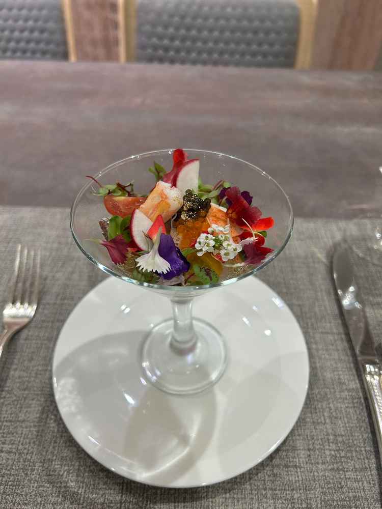 前菜は見た目も綺麗でいろんな味がして飽きさせなくて良かった。
