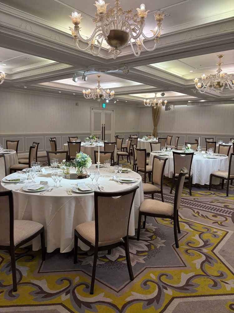 披露宴会場です。30名ほどでもスカスカにならず綺麗かと思いました。