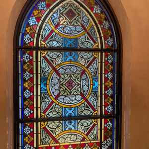 チャペルのステンドグラス。歴史あるものだそうで、チャペルが暗くなると特にきれいだった。