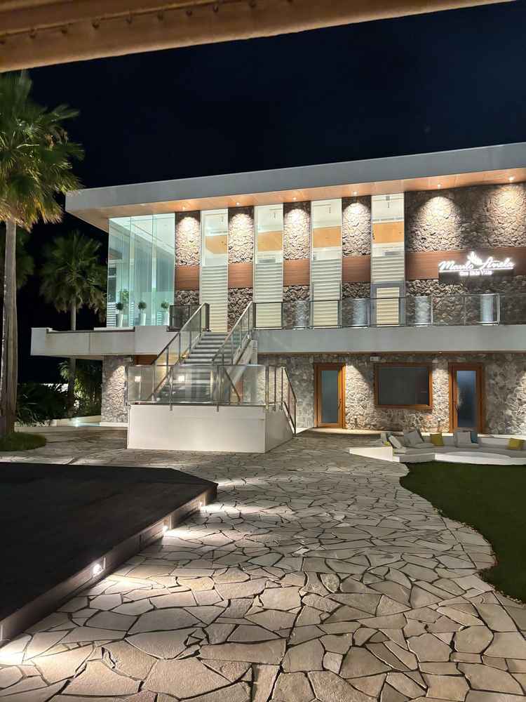 午前に見学し、午後は別の会場へ行き、その後戻ってきた際の写真