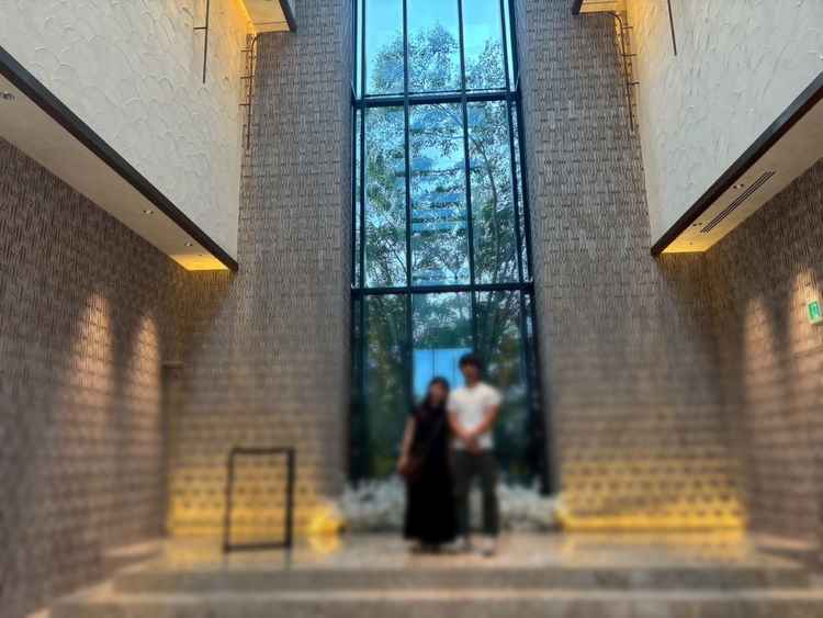 窓が多いですが、逆光にならない作りになっていた。写真も撮っていただいてとても親身なプランナーさんでし