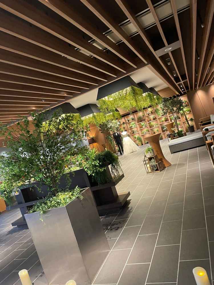 挙式後から披露宴までの1.5次会の雰囲気がとても良く、リラックスして過ごせそうに感じました。