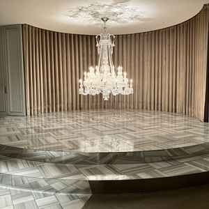 シャンデリアのチャペル