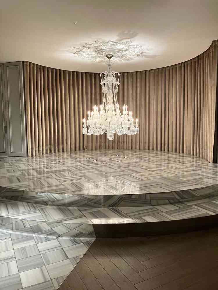 シャンデリアのチャペル