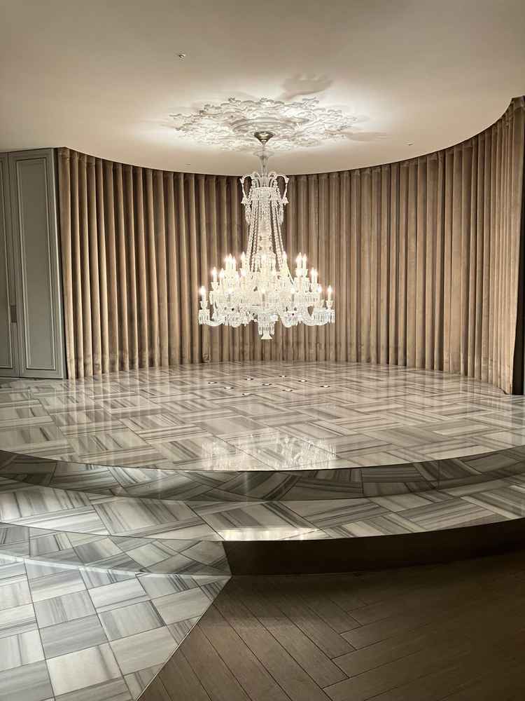 シャンデリアのチャペル