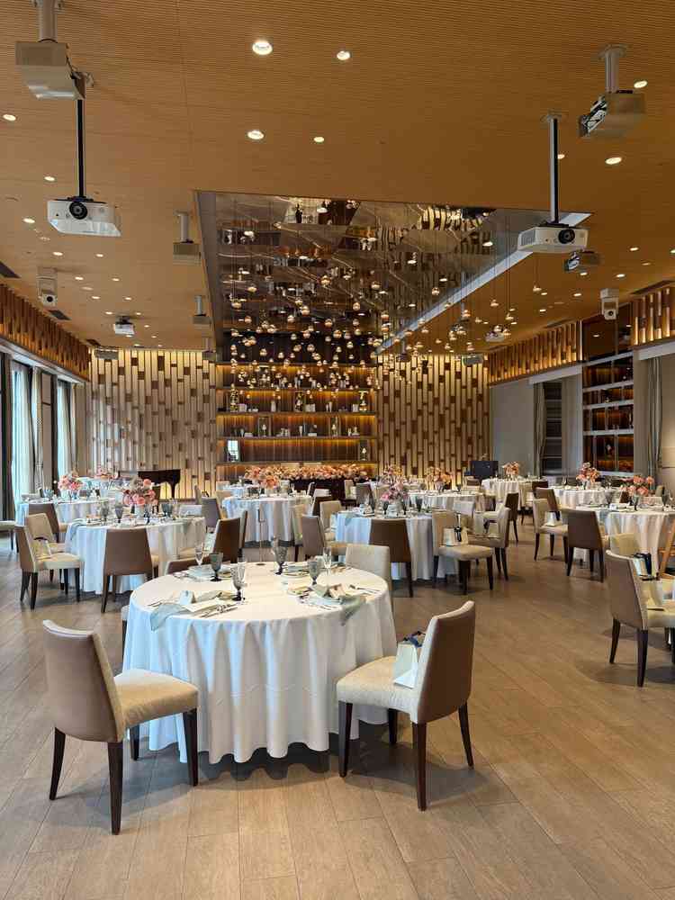 お洒落な雰囲気の披露宴会場