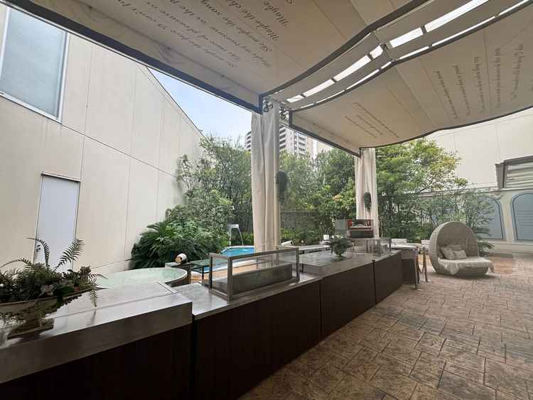 披露宴前のオープンキッチンになっており、とても広々と開放的でした。