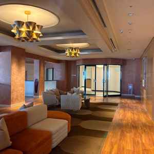 ゲストの待合室。モダンな雰囲気でリラックスできる。非常に広かった。