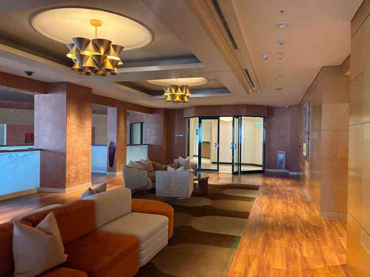 ゲストの待合室。モダンな雰囲気でリラックスできる。非常に広かった。