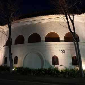 建物も趣があり、夜はライトラップされて更に雰囲気が増していました。