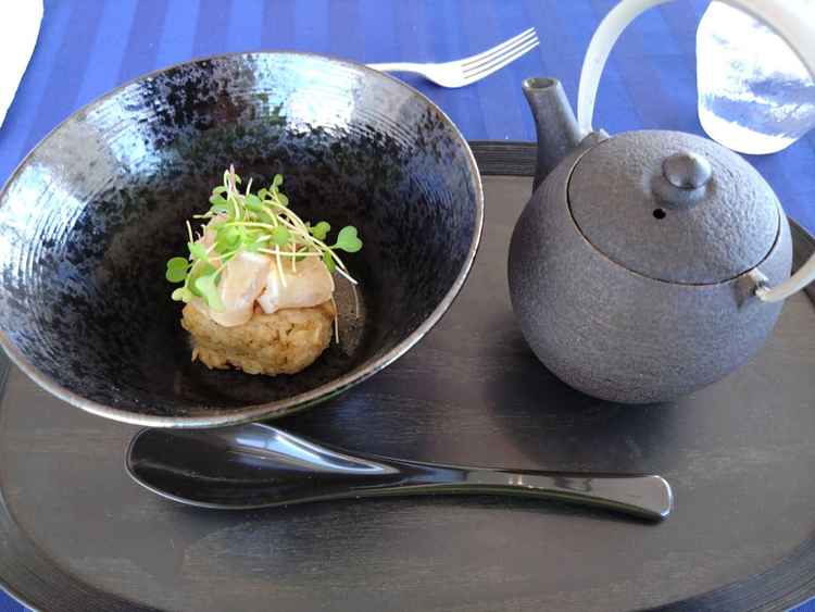 料理がとにかく素晴らしい！前菜からメインも文句のつけ所がなくとくに圧巻したのがお茶漬けです！！