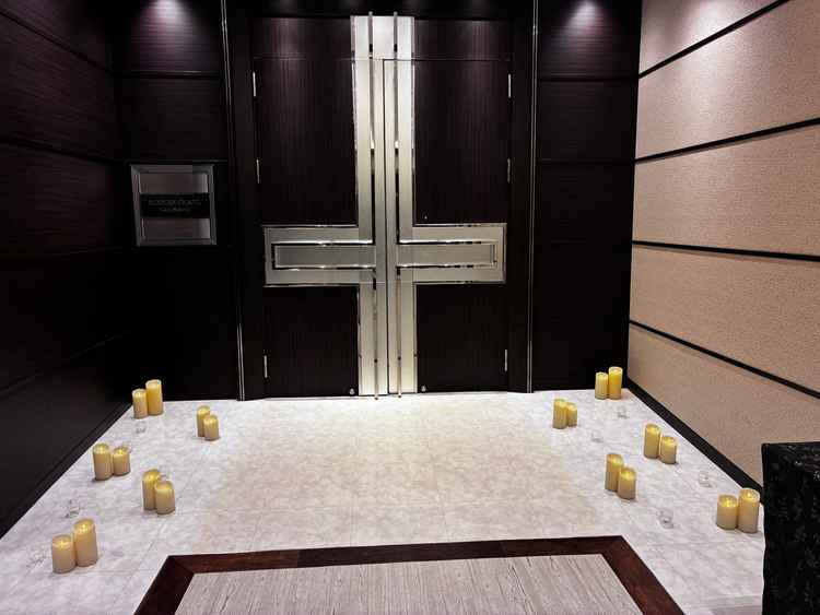 バージンロードを歩く前の扉。意味を説明してしていただいた。