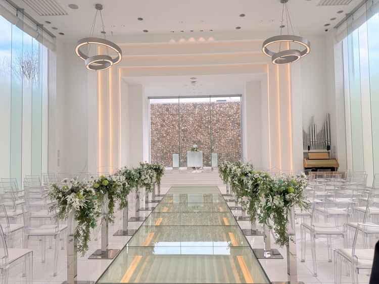 透明感あふれるチャペルです。