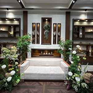 ベースの値段で、十分な花を飾れるところがとても魅力的だと思いました