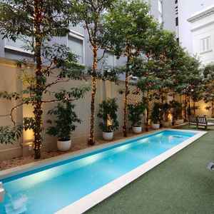 会場横に併設されたプール付きのガーデンスペースが、とても雰囲気よく素敵でした。