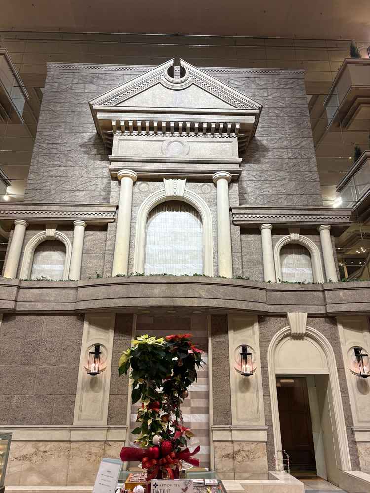 ロビーで結婚式を挙げる場合のチャペル