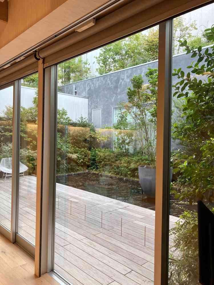 バンケットのガーデンはすべてフェイクではなく本物とのことでした。綺麗に手入れされている様子でした。