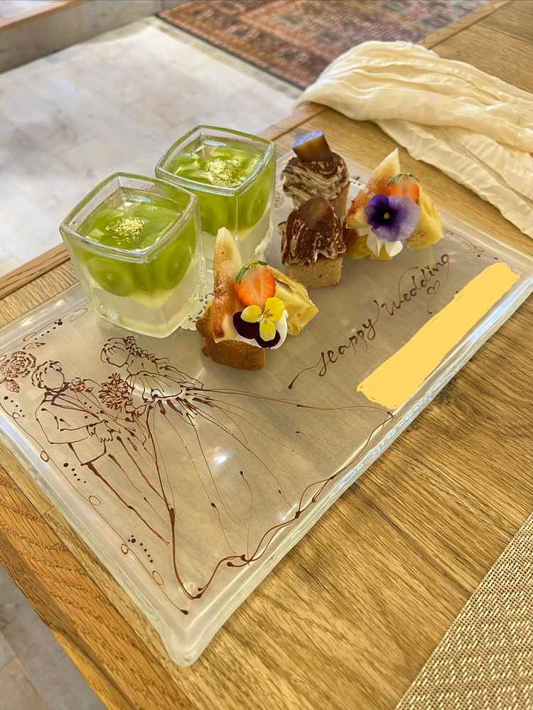 デザートの試食もさせていただきました。プレートで出していただき、華やかでした。