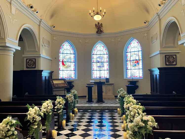 明るいチャペル