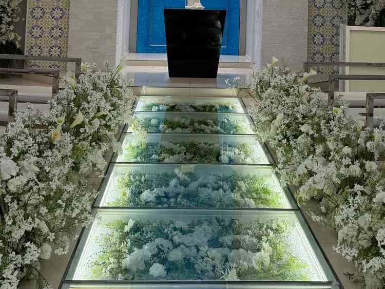 ガラス張りの床が、実際見てもとても素敵でした。