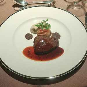 試食でいただいたお肉です。フルサイズでお出しいただきましたが、衝撃のおいしさでした。