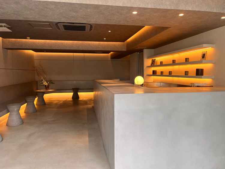 式が始まる前の待ち合わせ場所。バーカウンター完備