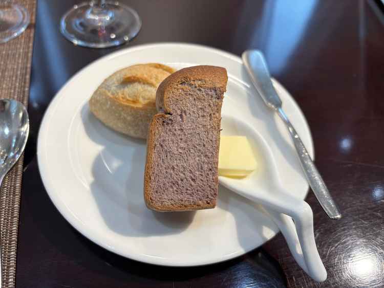 ご試食のパンです。とくに手前の米粉の食パンがもちふわでとてもおいしかったです。