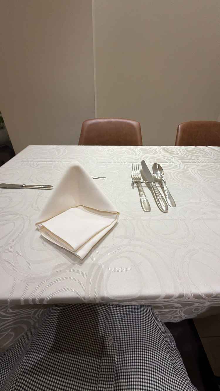 コース料理前のセッティング